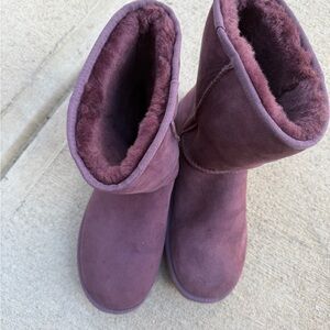 UGG Women's Plum Shearling Boots